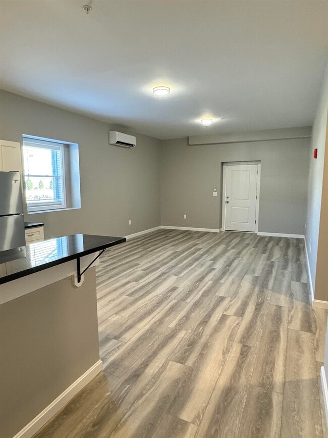 Building Photo - 45 Monarch Wy