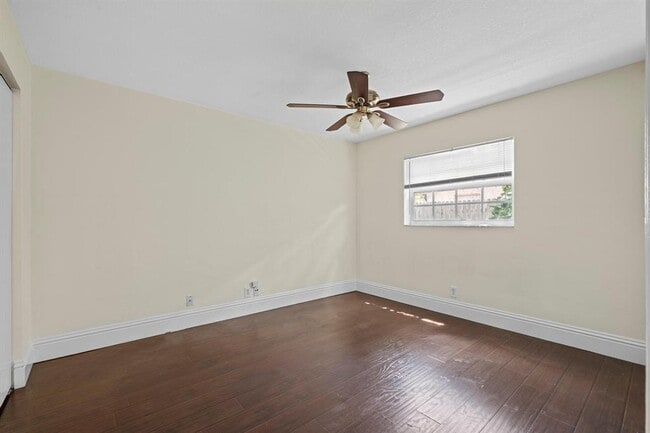 Building Photo - 3057 NW 103rd Ln