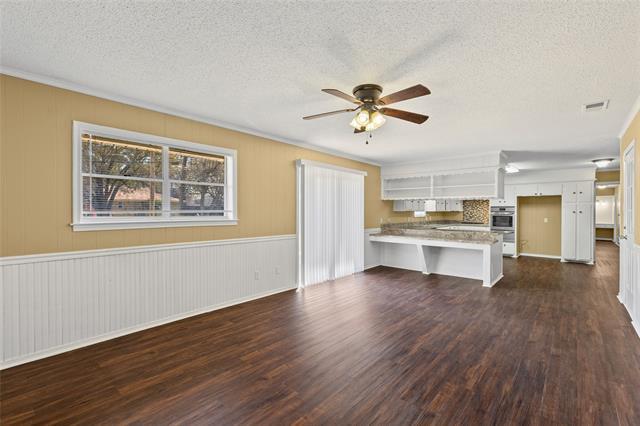 Building Photo - 6305 Chapman Dr