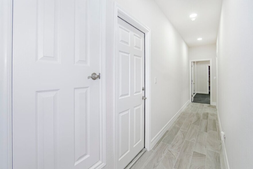 Building Photo - 6489 Calle Placido Dr