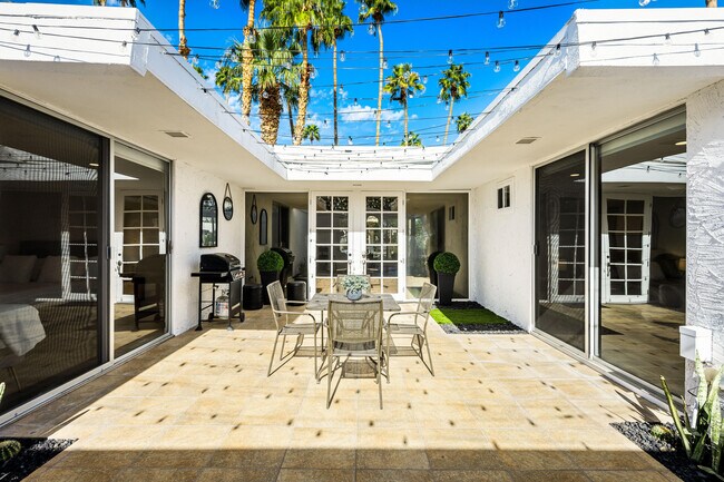 Building Photo - 76705 Sandpiper Dr