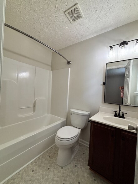 Building Photo - 1403 Litton Ave