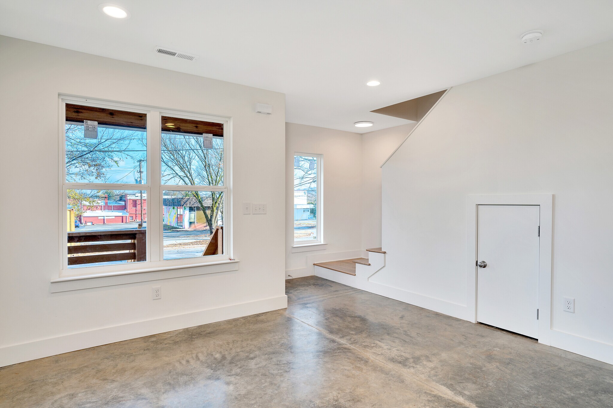 Building Photo - 1410 Duncan Ave