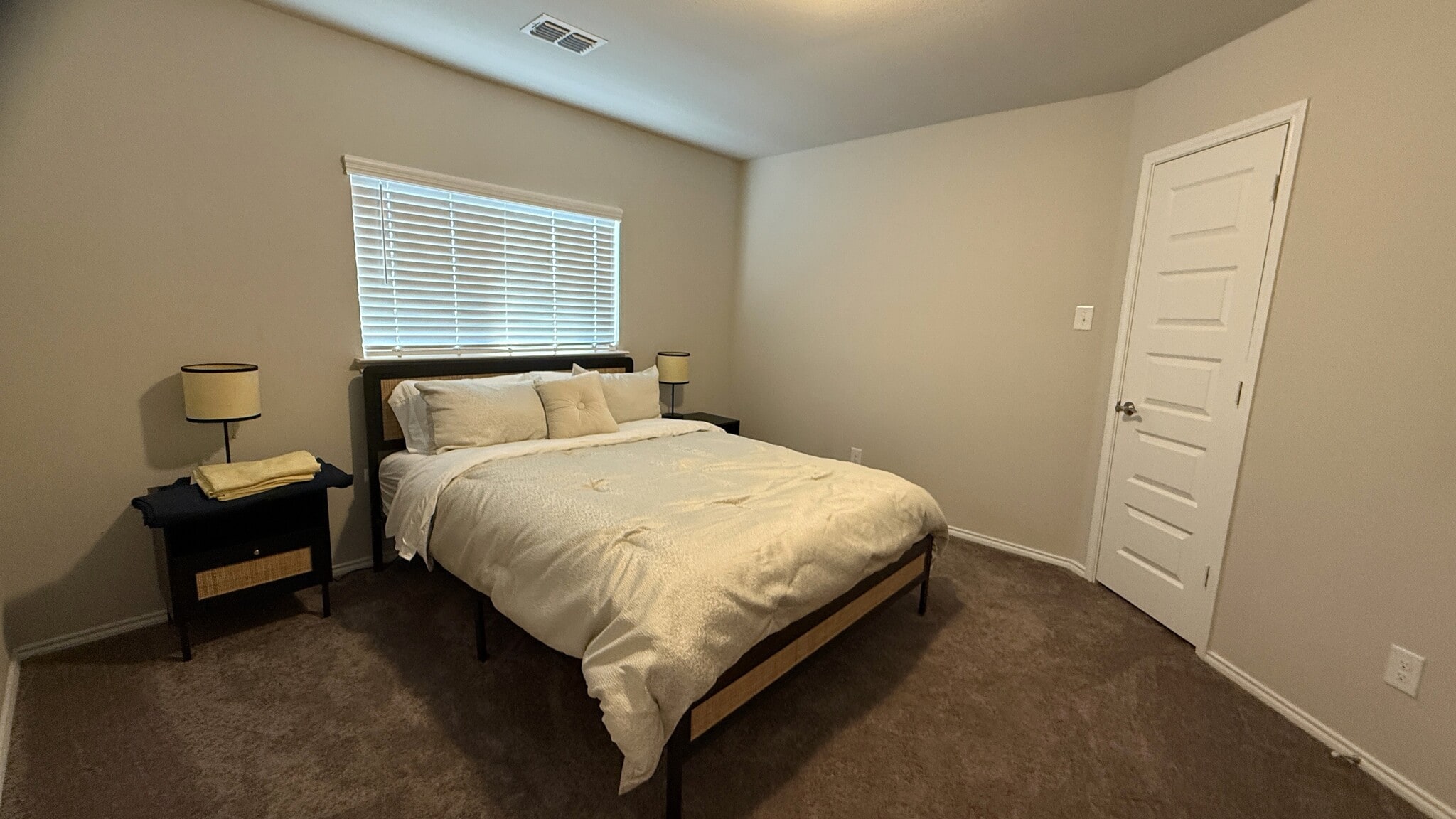 Building Photo - 5945 Hopkins Dr