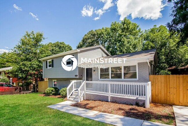Building Photo - 3 Bedroom Pet-Friendly Home in Gastonia, NC with Main Street Renewal