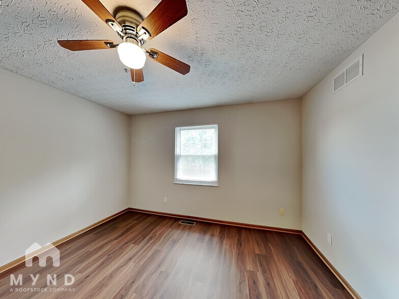 Building Photo - 801 Ashford Glen Dr