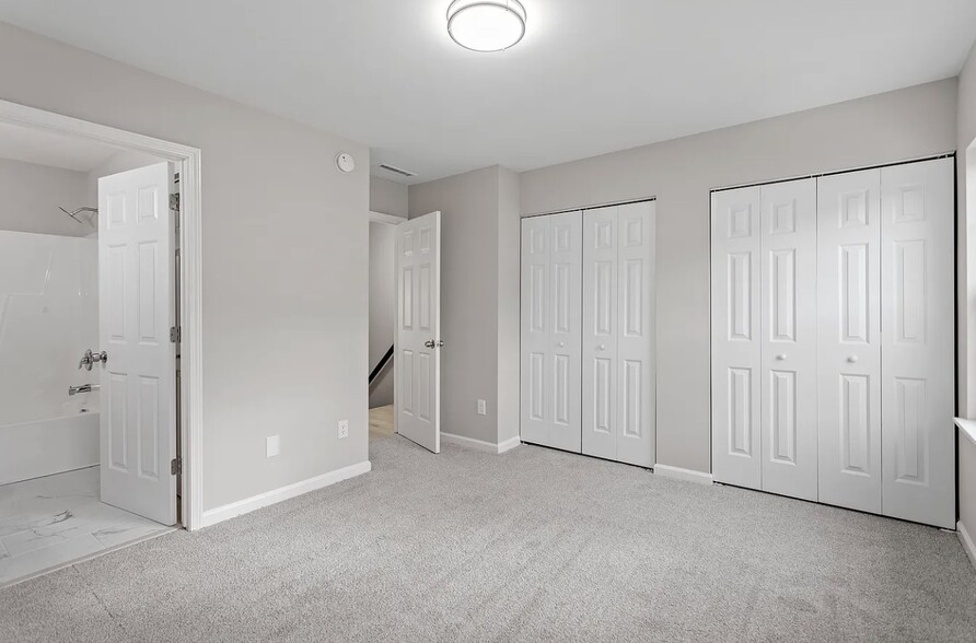 Building Photo - 5340 Big Bass Dr