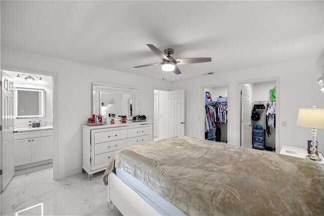 Building Photo - 7191 Hemlock Rd