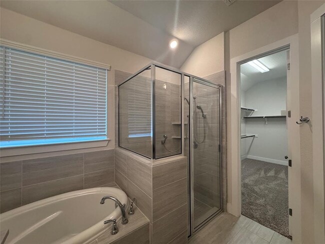 Building Photo - 3804 Sandhill Crane Dr