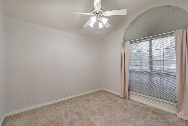 Building Photo - 1644 Greenway Ct