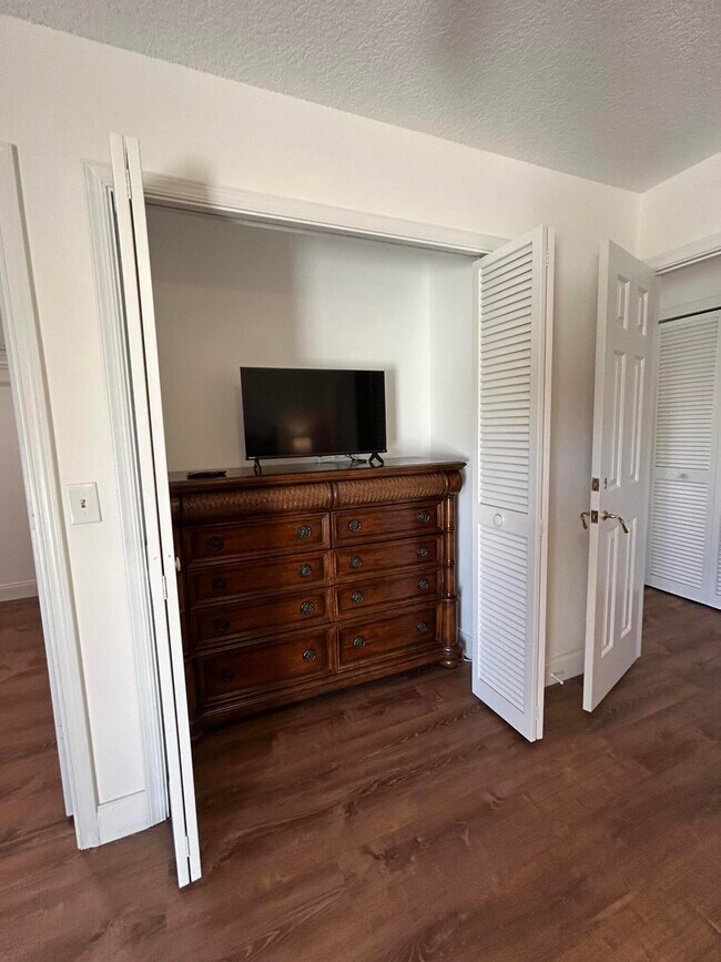 Building Photo - 13383 Bedford Mews Ct