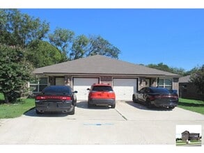 Building Photo - 911 Brookview Dr