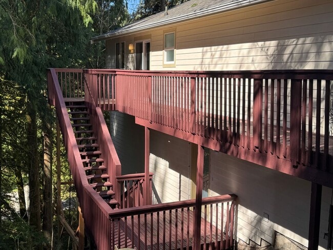Building Photo - Perez- Sandalwood