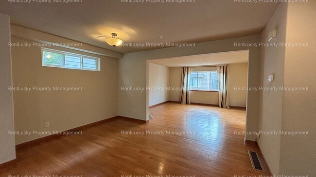 Building Photo - Beautifully Updated 3-Bedroom Home in Lynnwood – Convenient & Move-In Ready!