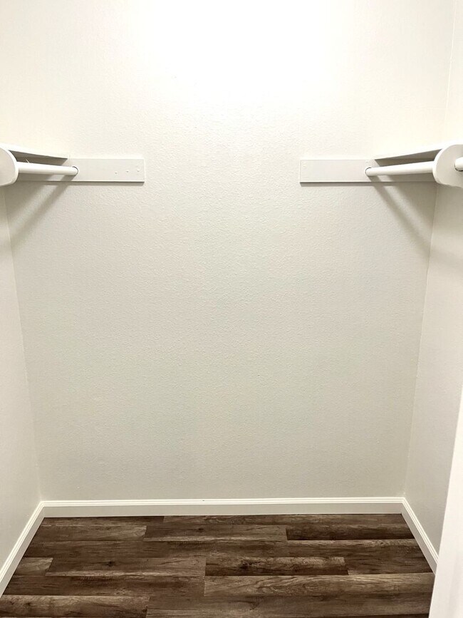 Building Photo - Mission Valley- Centrally Located Condo with AC, Private Patio and Parking.