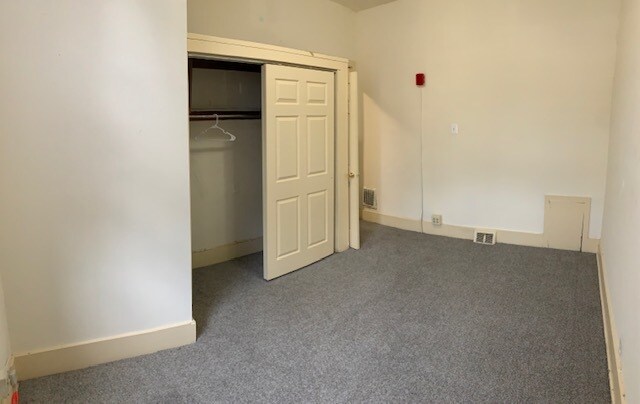 Building Photo - 4021 Pine St