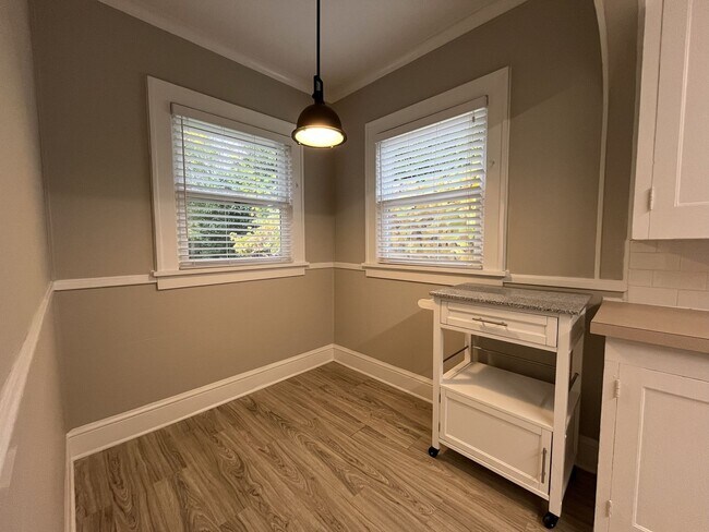 Building Photo - Charming 4-Bedroom Portland Home with Spac...