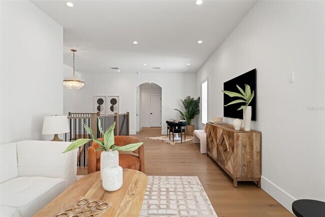 Building Photo - 804 Idlewood Dr