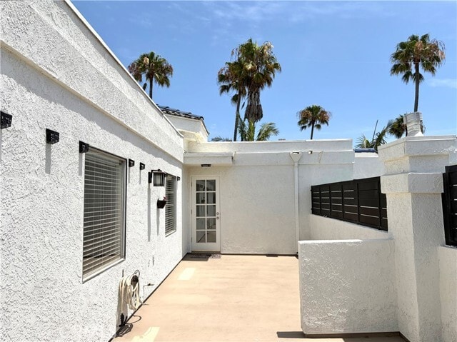 Building Photo - 425 S Catalina Ave
