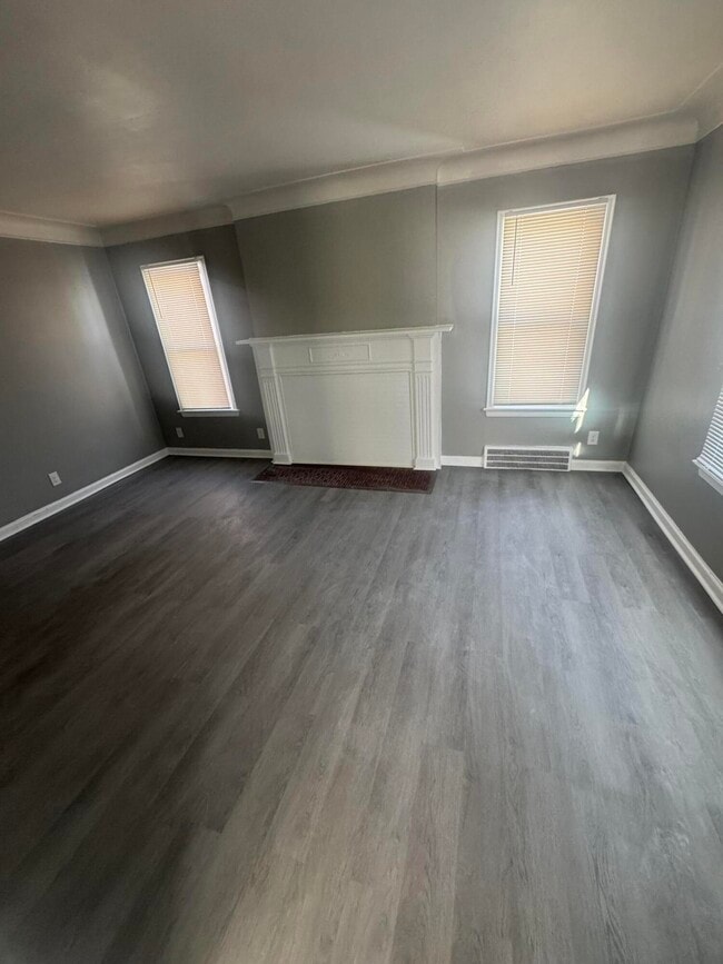 Building Photo - 10713 Beaconsfield St