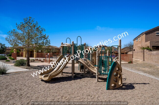 Building Photo - 8784 N Western Red Cedar Dr