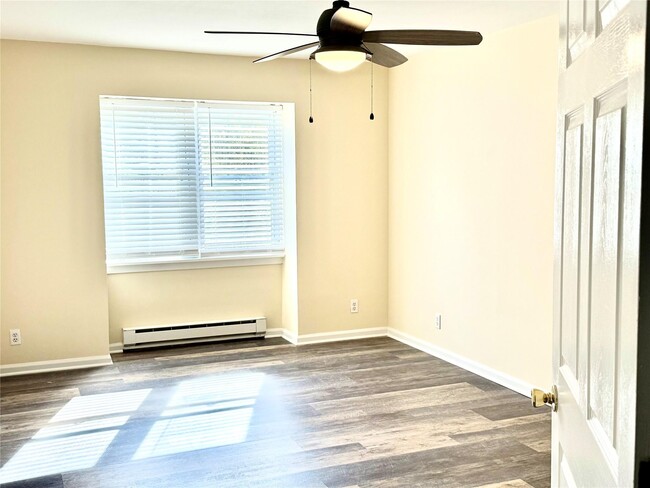 Building Photo - 530 NY-164