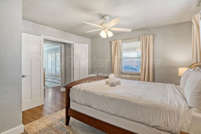 Building Photo - 4481 E Bails Pl