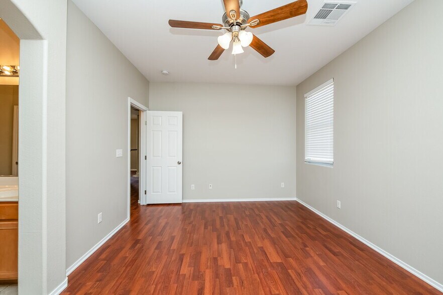 Building Photo - 6604 Frances Celia Ave