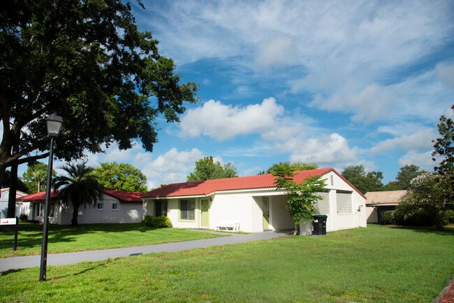 Building Photo - 10116 Fairtree Ln