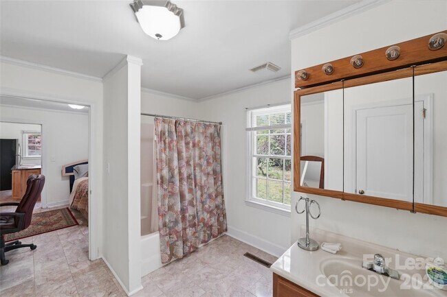 Building Photo - 3120 Baucom Rd