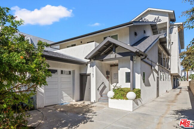 Primary Photo - 1147 W 37th St