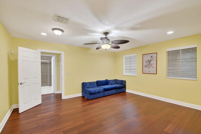 Building Photo - 10247 Isle Wynd Ct