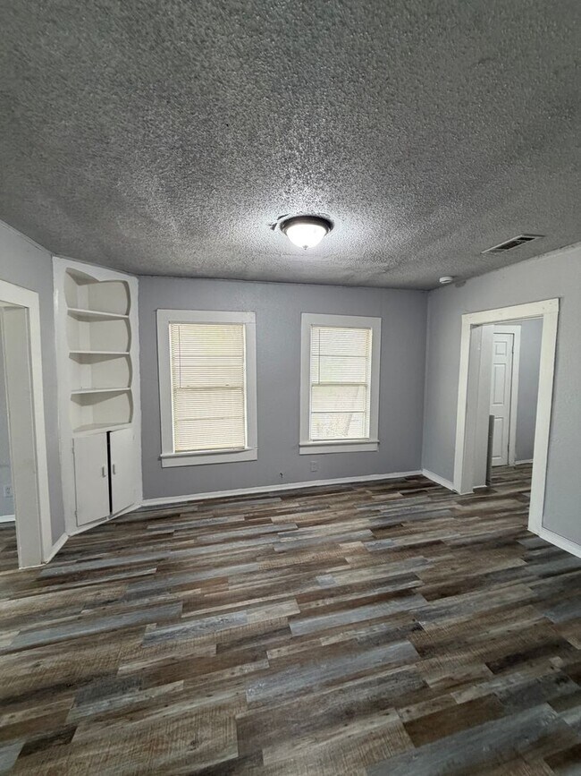 Building Photo - Charming 2 Bedroom Home for Rent in Como – Fort Worth, TX 76107