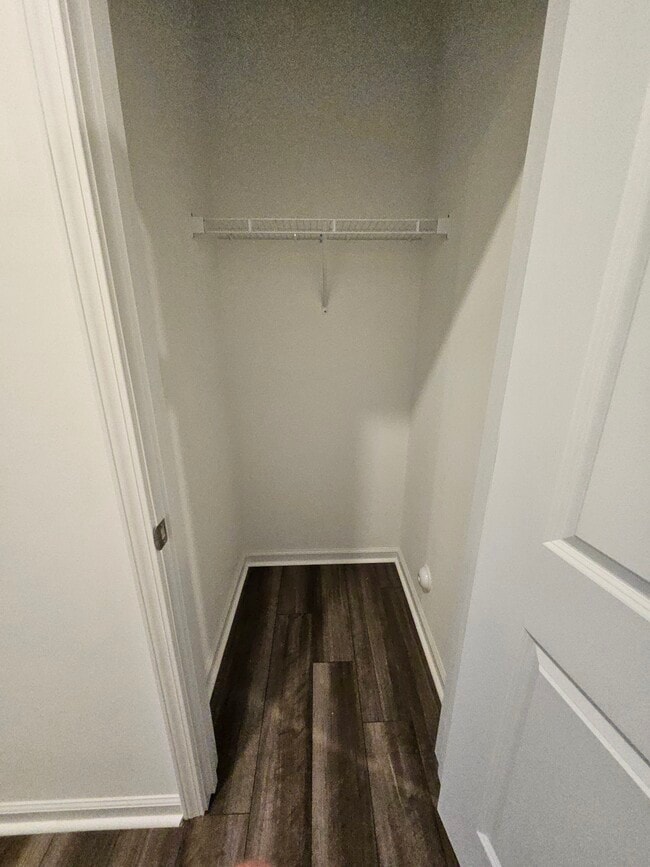 Building Photo - 868 Pilot St