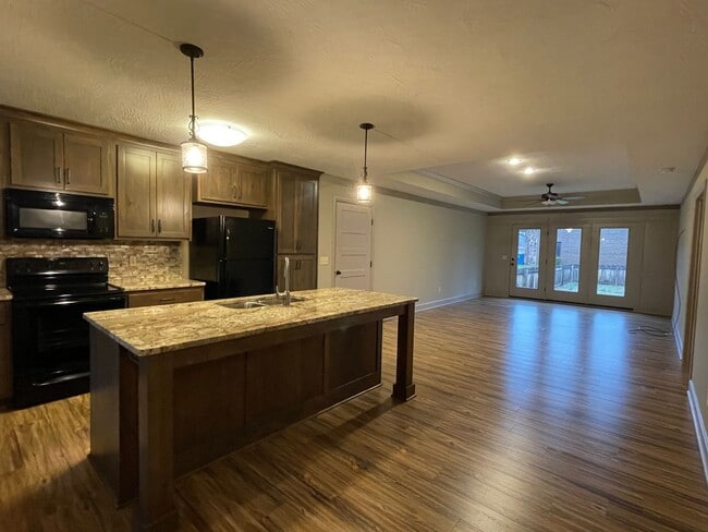 Building Photo - Gorgeous and Upscale Home Available Now!