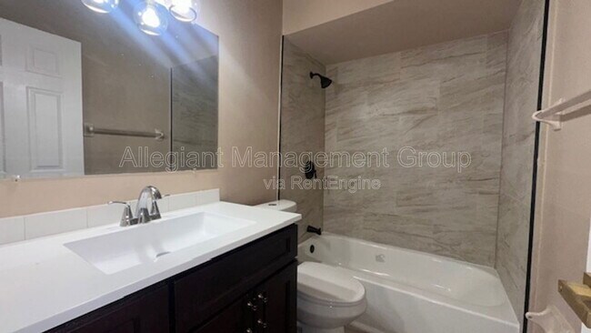 Building Photo - 507 Hunter Cir