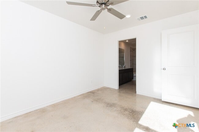 Building Photo - 1301 Concord Dr