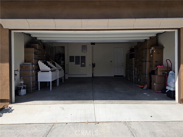 Building Photo - 24115 Hillcrest Dr