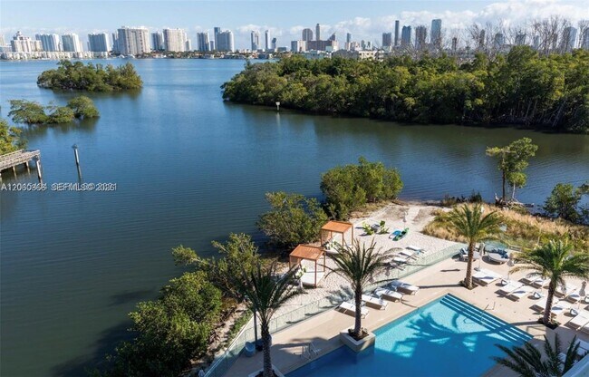 Building Photo - 16385 Biscayne Blvd