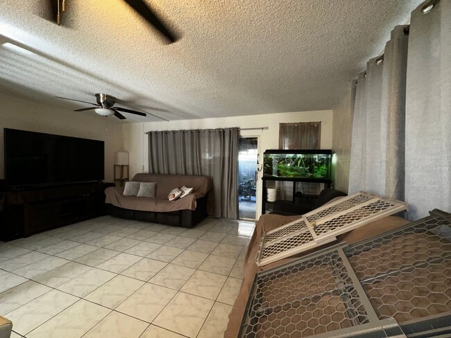 Building Photo - 3/1 Kulana Townhouse