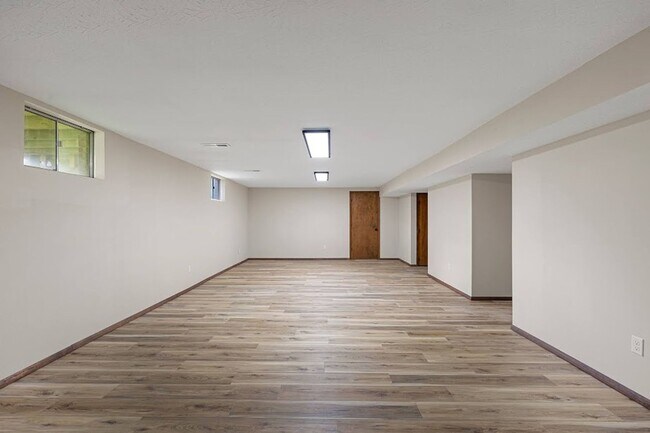 Building Photo - House for Rent in Lakewood Village Community