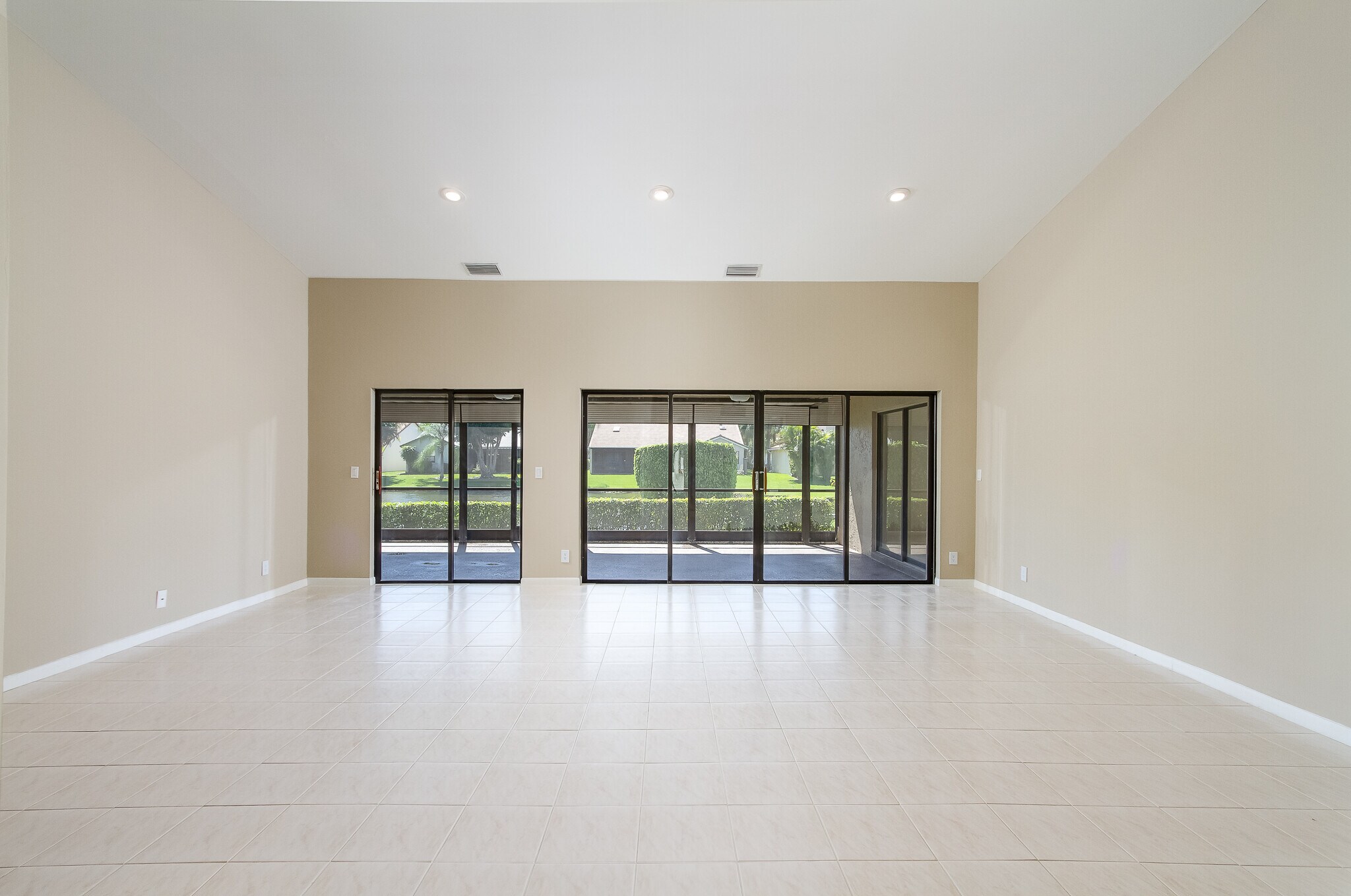 Living room - 8555 Eagle Run Dr