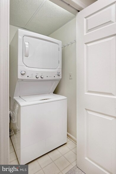 Building Photo - 11 Stonewall Ct