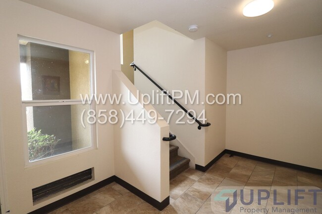 Building Photo - $1000 off 1st months rent  3-Bed Apartment