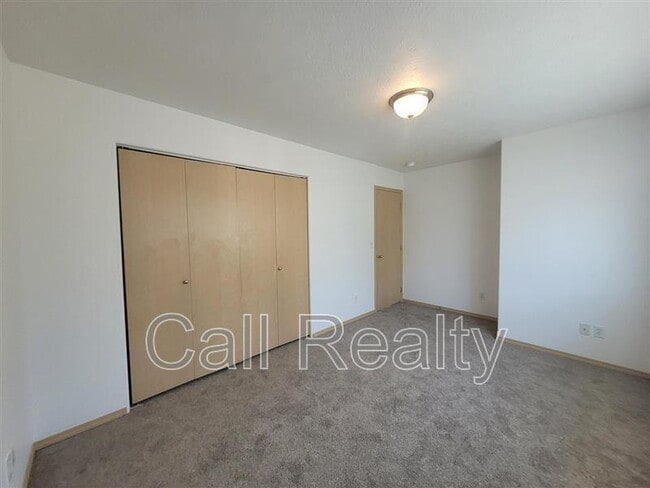Building Photo - 13626 E Riverside Ave