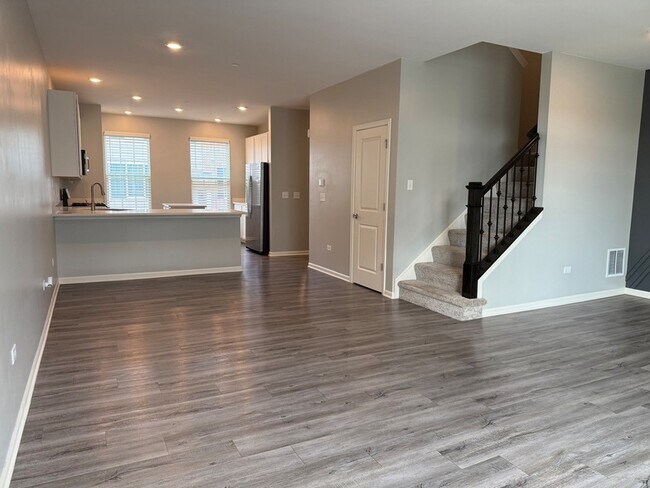 Building Photo - 8972 Dolby St