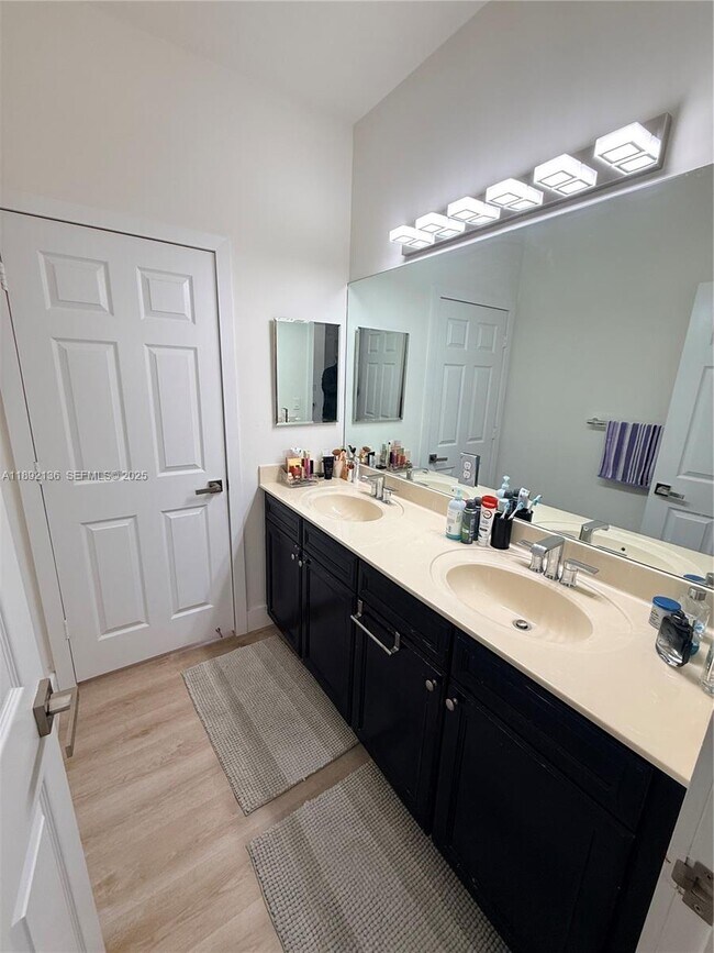 Building Photo - 8640 NW 101st Pl