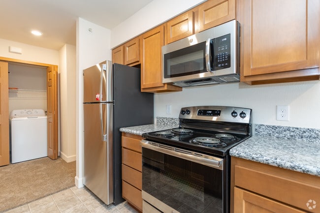 2 BR, 2 BA - 1131 SF - The Preserve at Woodfield