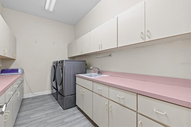 Building Photo - 1520 Jade Ln