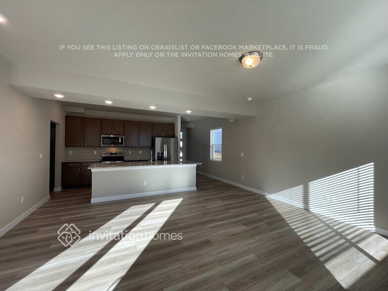 Building Photo - 13573 Arriba Dr